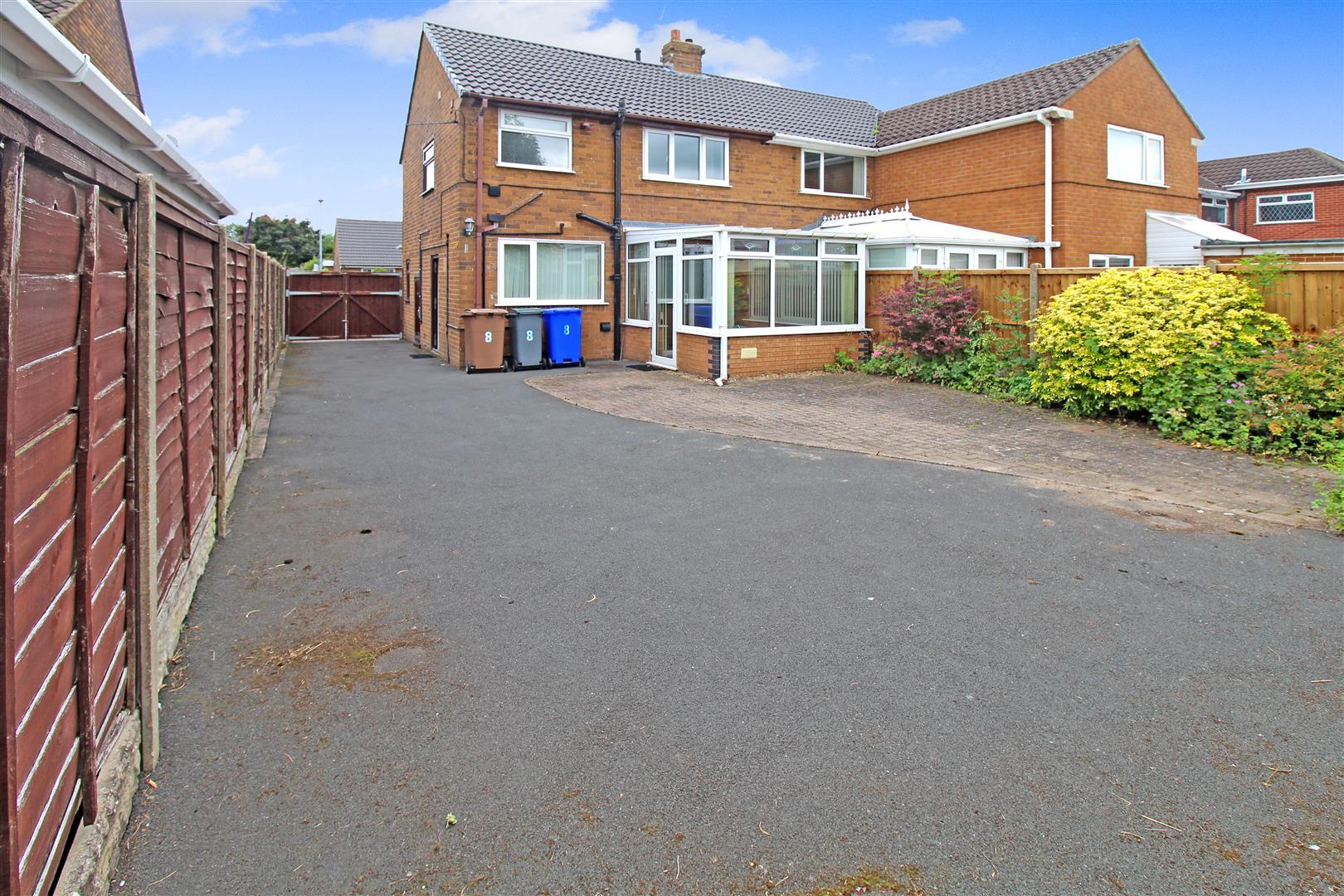 Field Avenue, Baddeley Green, Stoke-On-Trent